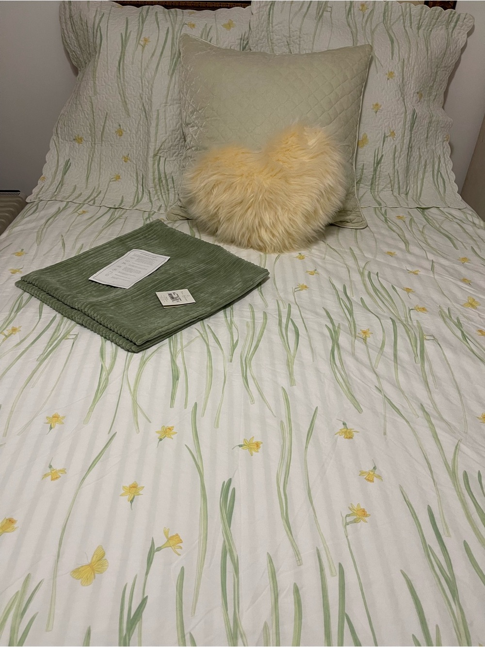 YVES DELORME  QUEEN DUVET AND EURO SHAMS JONQUILLE GREEN 💛💚